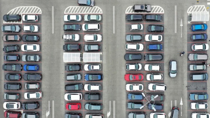 Parking slots availability in Crete through a sharing platform